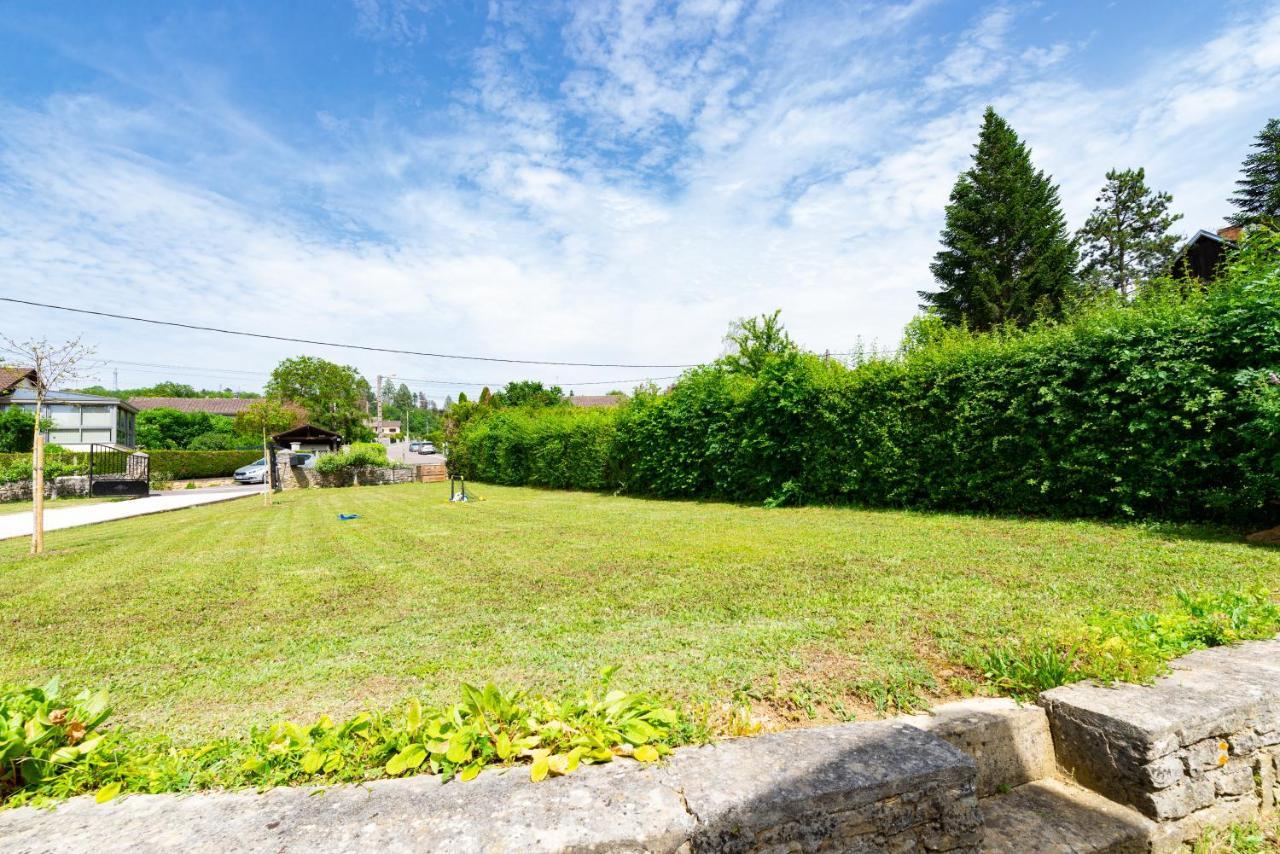 Au 10 Le Long Du Canal Lejlighed Fain-Les-Montbard Eksteriør billede