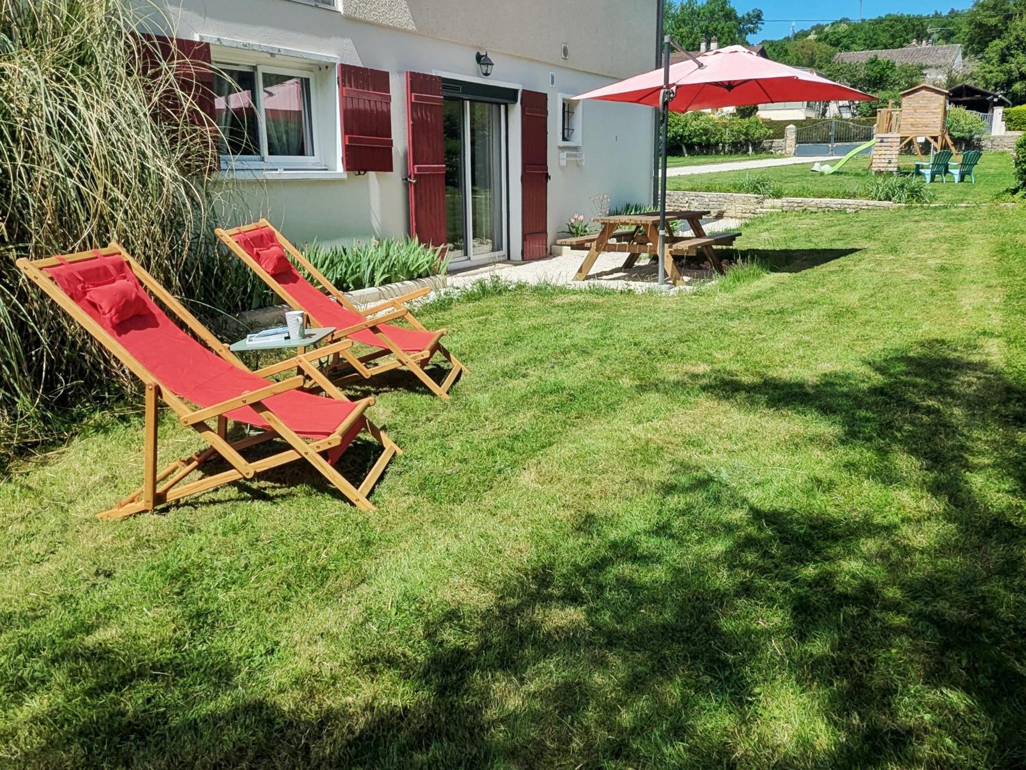 Au 10 Le Long Du Canal Fain-Les-Montbard Eksteriør billede